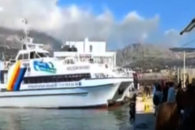 Χίος: Πρόσκρουση πλοίου στο λιμάνι (βίντεο)