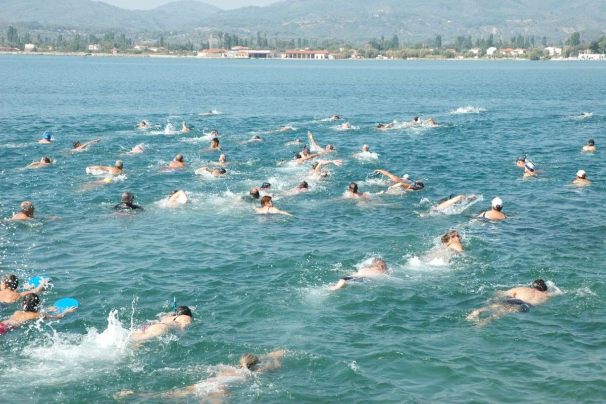 12ος κολυμβητικός διάπλους κόλπου Γέρας αφιερωμένος στον αείμνηστο Στρατή Καραντώνη!