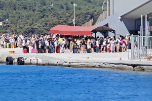 Τουριστική «απόβαση» Τούρκων στη Σάμο – 5.700 επισκέπτες σε 4 μέρες