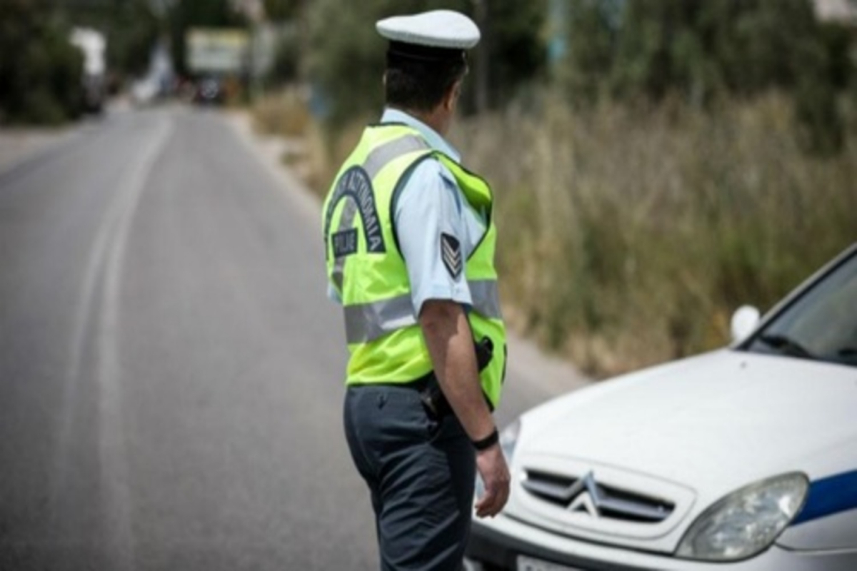Συνελήφθησαν τέσσερα άτομα στη Λέσβο για παραβάσεις του Κώδικα Οδικής Κυκλοφορίας