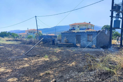 Λέσβος Φωτια - Ισχυρές πυροσβεστικές δυνάμεις (VID- PICS)