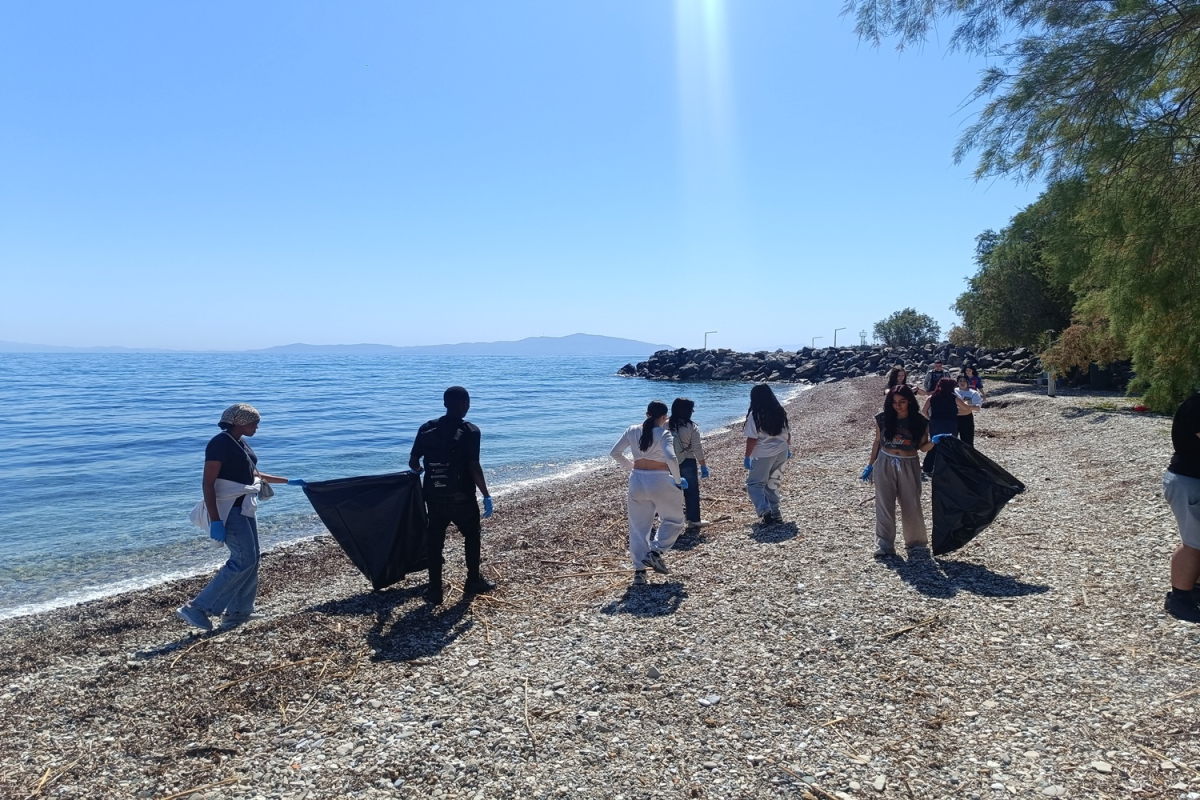 Στη μάχη για καθαρές παραλίες οι μαθητές του 2ου ΕΠΑΛ Μυτιλήνης