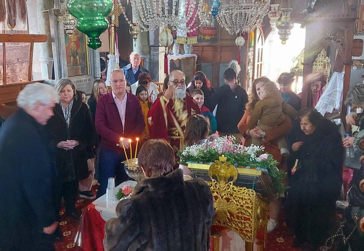 Κυριακή της Ορθοδοξίας στα Μυστεγνά, Με λαμπρότητα η Θεία Λειτουργία και η Περιφορά των Ιερών Εικόνων