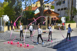 Με παιδικές φωνές γέμισε η πλατεία του Δημαρχείου Ανατολικής Σάμου (pics)