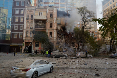 Τρόμος στο Κίεβο από την επίθεση με drone καμικάζι - Τρεις νεκροί και σκηνές χάους (Vid)