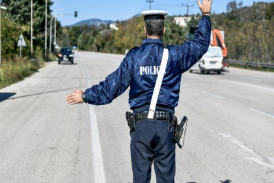 Συνελήφθησαν πέντε άτομα σε Λέσβο και Χίο