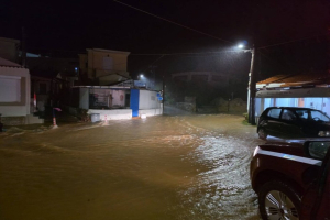 Νέες πλημμύρες στη Χίο: Ποτάμια οι δρόμοι, κατολισθήσεις δείτε εικόνες