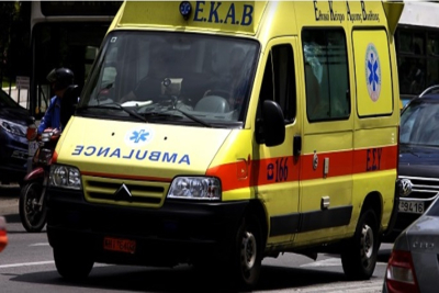 Λέσβος: Χωρίς οδηγό, πού να πάει το ασθενοφόρο; λέει ο γιατρός που παρέλαβε την 78χρονη η οποία έσβησε σε παραλία