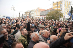 Η κατάρρευση της κυβερνητικής διαχείρισης του αφθώδους πυρετού στη Λέσβο συνεχίζεται