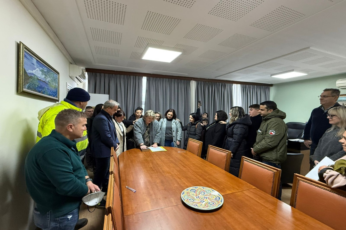 Ορκωμοσία 12 νέων μονίμων υπαλλήλων στο Δήμο Μυτιλήνης