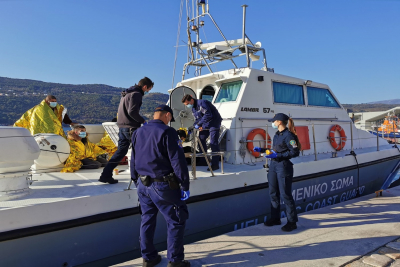 Σάμος: Λιμενικό και Frontex περισυνέλεξαν οκτώ μετανάστες (pics-vid)