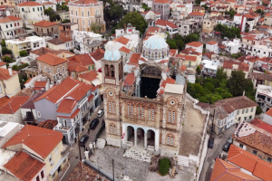 Σάμος: 5 χρόνια χωρίς εκκλησίες (vid)