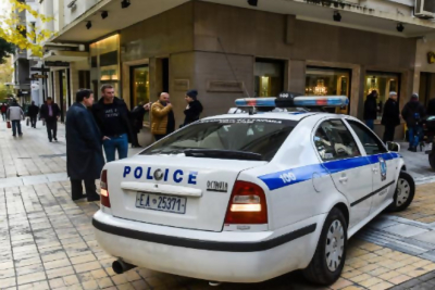 Ένοπλη ληστεία σε κατάστημα της Rolex στην πλατεία Καρύτση -Άρπαξαν 20 ρολόγια, τραυμάτισαν τον φύλακα