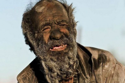 Πέθανε ο «πιο βρώμικος άνθρωπος στον κόσμο» - Είχε να πλυθεί πάνω από μισό αιώνα