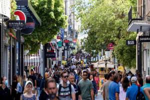 Καταστήματα: Δεν υπάρχει συζήτηση για αλλαγή του ωραρίου ξεκαθαρίζουν κυβερνητικές πηγές