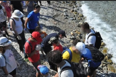 Περιβαλλοντική δράση με καθαρισμό παραλίας στη Σάμο από το υπουργείο Ναυτιλίας