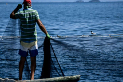 Χίος: Απόφαση απαγόρευσης αλιείας και αγκυροβολίας σε πολυσύχναστες παραλίες