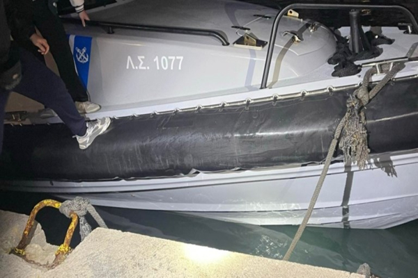 Χίος: Συναγερμός για 12χρονο αγόρι που αγνοείται μετά το ναυάγιο - Τραυματίας είπε ότι αναζητά το παιδί του