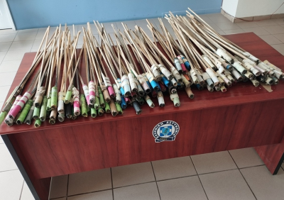 Επιχείρηση σκούπα για ρουκέτες και κροτίδες - Δείτε βρήκε η Αστυνομία σε Χίο, Λέσβο και Σάμο