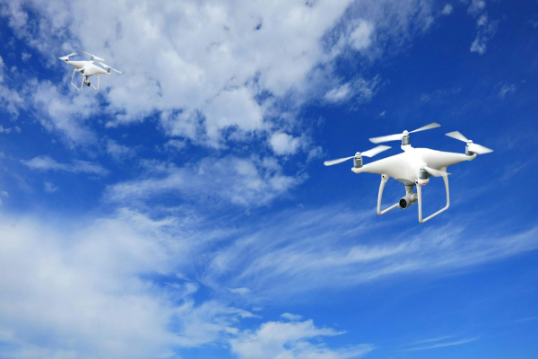 Η Χίος αποκτά «έξυπνο μάτι»: Drones και κάμερες βλέπουν τη φωτιά από ψηλά, με τη στήριξη της ΚΕΔΕ