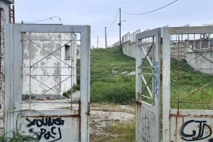 Κεραία κινητής τηλεφωνίας δίπλα σε παιδική χαρά στην Παναγιούδα