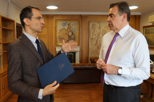 Συνάντηση Ιάσονα Πιπίνη με Μαργαρίτη Σχοινά για τη Λέσβο: «Ξεκινούν οι εξαγωγές ώριμων τυριών – Νέα μέτρα στήριξης»