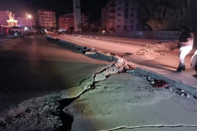 Βίντεο από τους νέους ισχυρούς σεισμούς στην Τουρκία: Τουλάχιστουν τρεις νεκροί και νέοι εγκλωβισμένοι