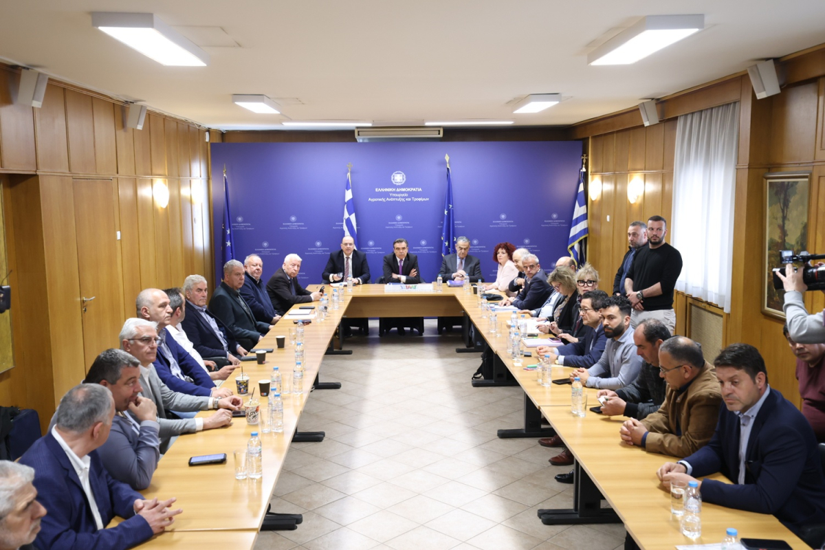 ΥΠΑΑΤ:  Ψυχραιμία, αυστηρή τήρηση των μέτρων και συνεχής στήριξη των πληγέντων το μήνυμα της έκτακτης σύσκεψη για τον αφθώδη πυρετό