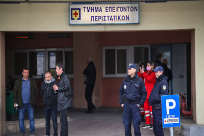 Σύγκρουση τρένων στα Τέμπη: Το μεσημέρι τα πρώτα πιστοποιητικά θανάτου - Το πρωτόκολλο μαζικών καταστροφών που εφαρμόστηκε