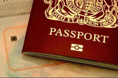 Λέσβος: Χειροπέδες... για πλαστό διαβατήριο