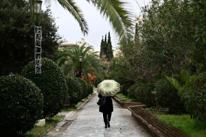 Συνεχίζεται η κακοκαιρία: Βροχές με καταιγίδες - Πτώση της θερμοκρασίας σε όλη τη χώρα