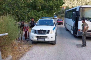 Η Συνδρομή της Ελληνικής Αστυνομίας, για την εκκένωση των οικισμών της Βρίσας και του Σταυρού στη Λέσβο (photos-vid)