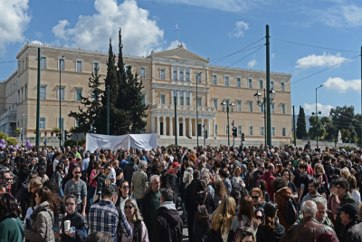 Τέμπη: Μεγάλη συμμετοχή στην πορεία στο κέντρο της Αθήνας (pics-vid)