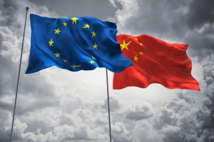 Προειδοποίηση Κίνας: «Οι κινήσεις της ΕΕ ενδέχεται να πυροδοτήσουν έναν εμπορικό πόλεμο»