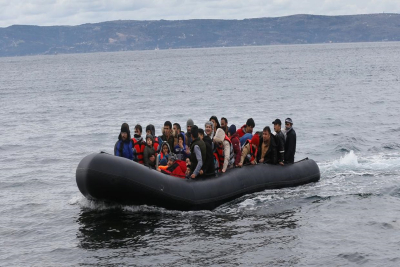 30 μετανάστες στις Οινουσσες μεταφέρθηκαν στη Χίο