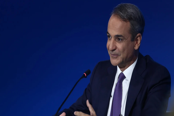 Μετρημένες παροχές στη μεσαία τάξη και προσήλωση στο κυβερνητικό έργο – Το μείγμα της πολιτικής Μητσοτάκη