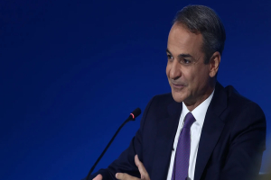 Μετρημένες παροχές στη μεσαία τάξη και προσήλωση στο κυβερνητικό έργο – Το μείγμα της πολιτικής Μητσοτάκη