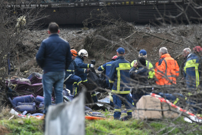 «Μακελειό από τη σύγκρουση τρένων»: Τα διεθνή ΜΜΕ για την τραγωδία στα Τέμπη