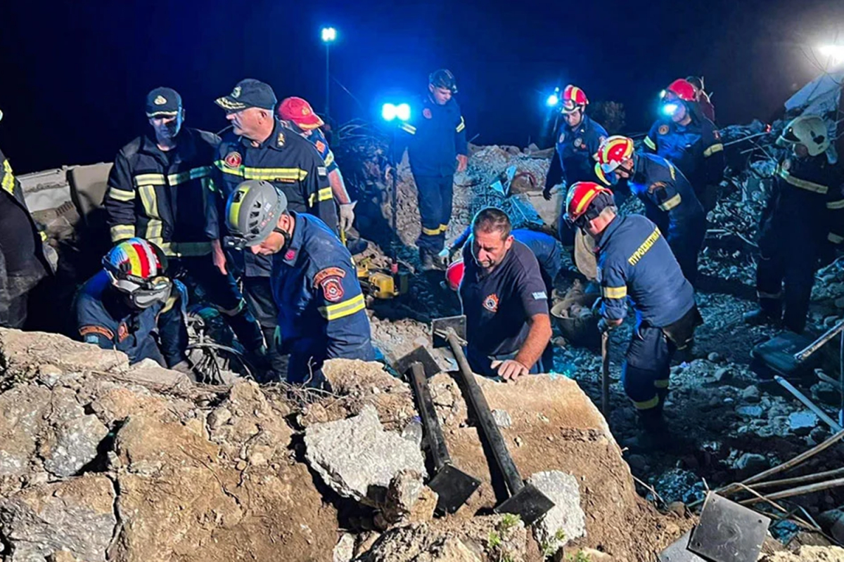 Κρήτη: Βράχος καταπλάκωσε ενοικιαζόμενα δωμάτια - Σκοτώθηκε μητέρα, σώθηκαν πατέρας και παιδί - Ανατριχιαστικές εικόνες