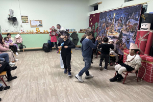 Τα παιδιά έδωσαν το αληθινό νόημα των Χριστουγέννων στην Παναγιούδα!