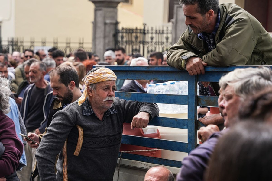 Κομισιόν: «Μπορούμε να στηρίξουμε τη Λέσβο εφόσον το ζητήσει η Ελλάδα» – Στο στόχαστρο η Κυβερνητική αδιαφορία