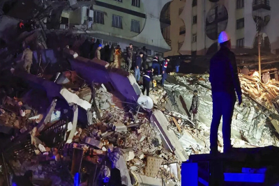 7,8 Ρίχτερ στην Τουρκία: 500 νεκροί σε Τουρκία-Συρία, 2.500 τραυματίες -Έπεσαν κτίρια [βίντεο]