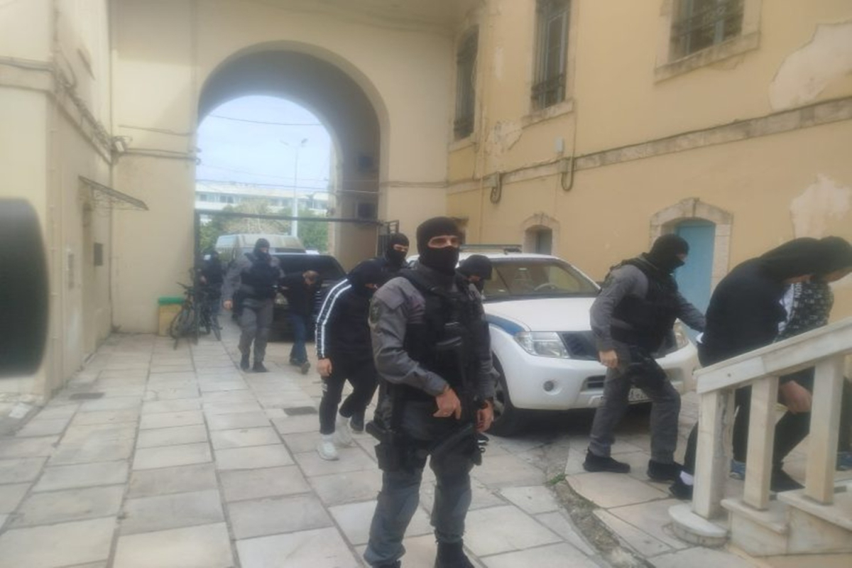 Χανιά: Ελεύθεροι με περιοριστικούς όρους οι έξι κατηγορούμενοι για την υπόθεση ομαδικού βιασμού 17χρονης