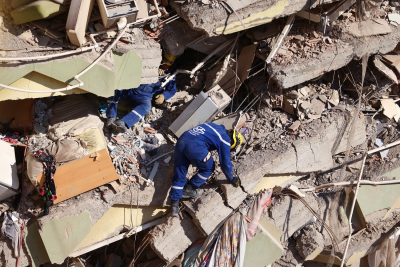 Σεισμός σε Τουρκία – Συρία: Νέα θαύματα στα συντρίμμια, βρίσκονται ζωντανοί μετά από 170 ώρες – 33.186 οι νεκροί