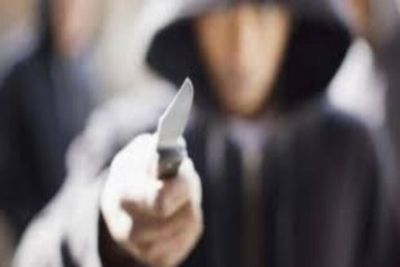 Σοκ: Δύο νεαρές μαχαίρωσαν 16χρονη στην πλατεία Συντάγματος