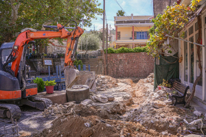Ξεκίνησαν οι εργασίες ηλεκτροφωτισμού στην πλατεία Σκοπέλου