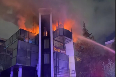 Φωτιά στα γραφεία της Real: Βρέθηκαν γκαζάκια – Φωτογραφίες ντοκουμέντο, καταγγελίες για εκρήξεις