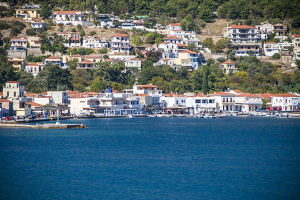 Χίος: Τρεις νέοι μετανάστες στο Αστυνομικό Τμήμα Καρδαμύλων