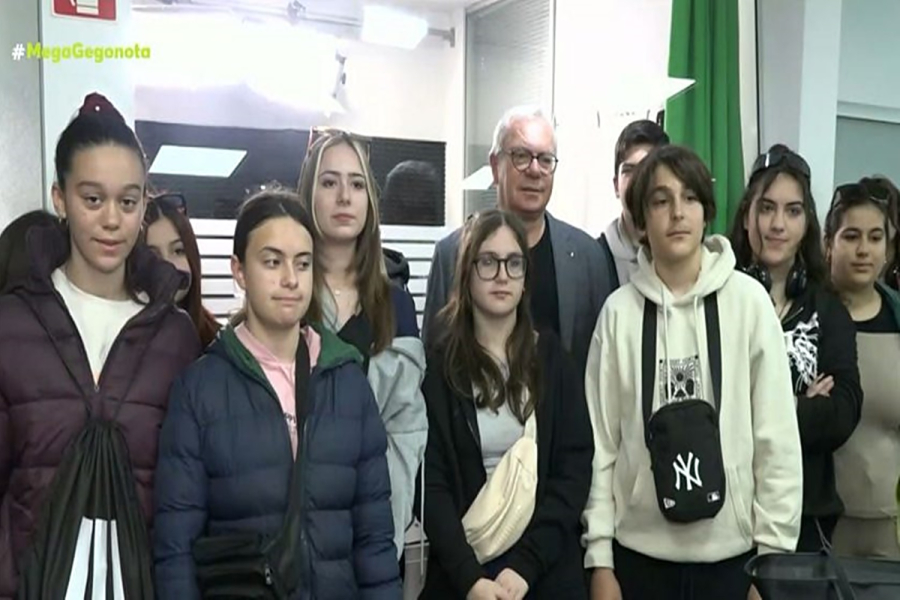 Μαθητές από τη Λέσβο φιλοξένησε ο Μαλέλης στο MEGA! (vid)