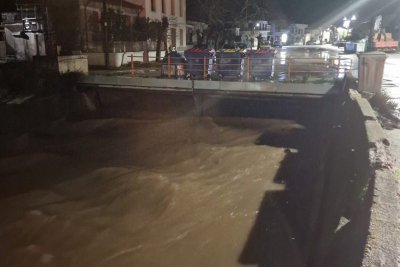 Πλημμύρισε πάλι η Δυτική Λέσβος ‑ Σοβαρά προβλήματα σε δρόμους και οικισμούς